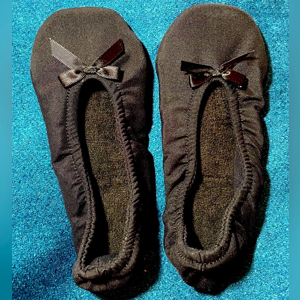 VINTAGE 1989 SNUG TREDS Comfort Stretch Slippers Suede Sole Black Sz S 5-6 - Picture 1 of 8